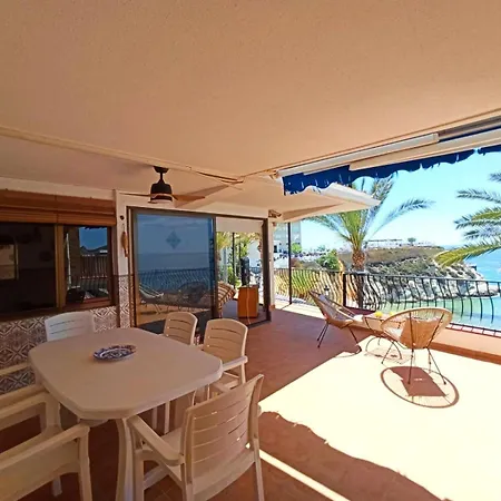 Sea Views Апартаменты